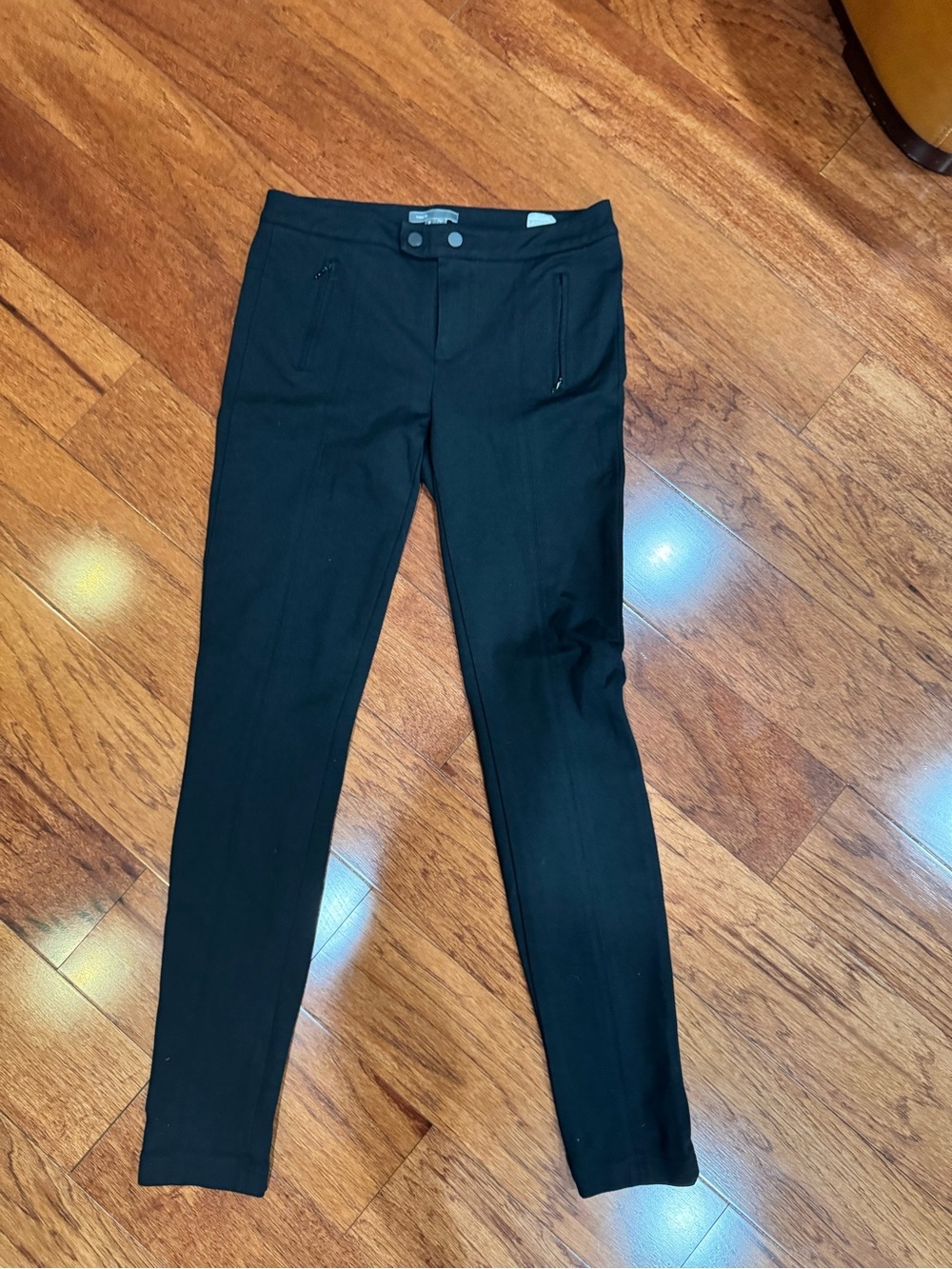 Vince Black Skinny Ponte Pants with zipper front pockets size 8